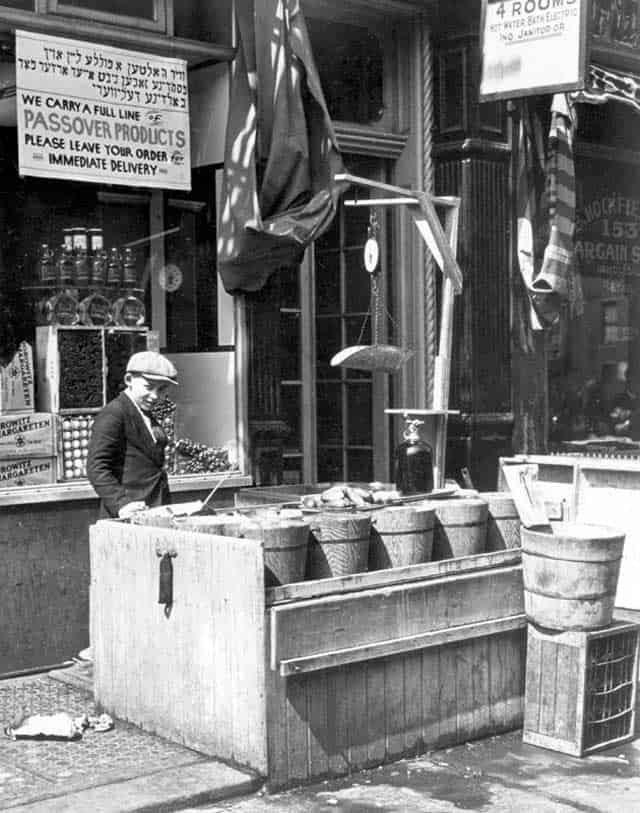 Vintage pickle stand. | makesauerkraut.com